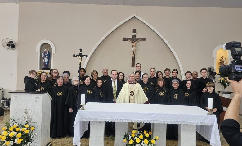 Coral São Tomás de Aquino emociona em Missa Jubilar na Igreja da Vila Operária, em Assis-SP