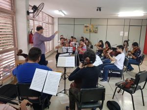 Dante Ensaiando Grupo em Umuarama - PR