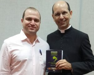 Dante Mantovani e o Padre Paulo Ricardo