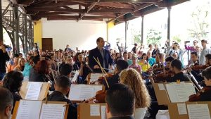 Dante Regendo Orquestra em Poços de Caldas - MG